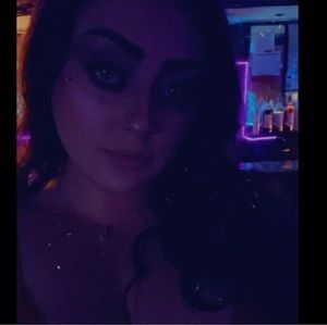 Meet your Posher, Roxy